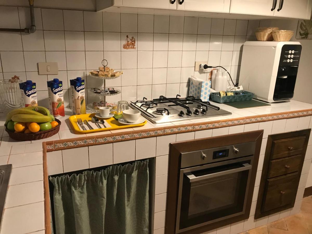 카메리아노 La Torre Di Morro B&B 외부 사진